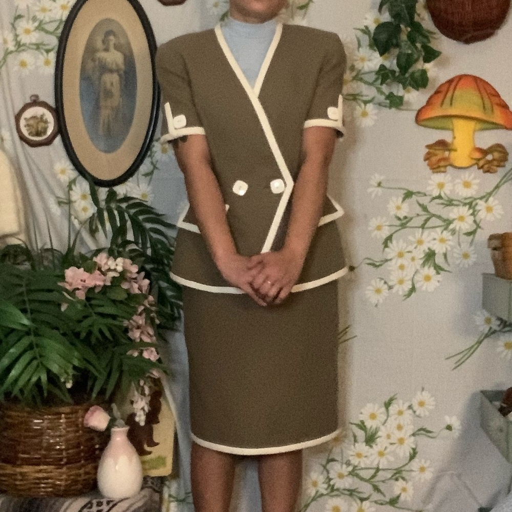 Vintage 80s Oscar de la Renta brown white color block quilted skirt suit set - Picture 2 of 12
